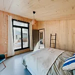 Traumhaftes Am Am Luebbesee In Vakantiehuis Templin