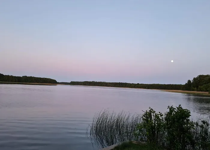 펜션 Traumhaftes Am Am Luebbesee In *